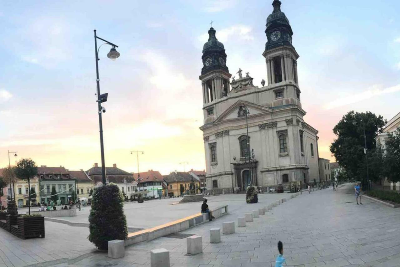 Arkadia Apartman Pápa Exterior foto